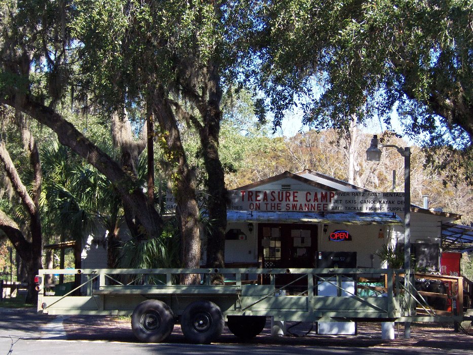 025-on the way to Cedar Key.jpg